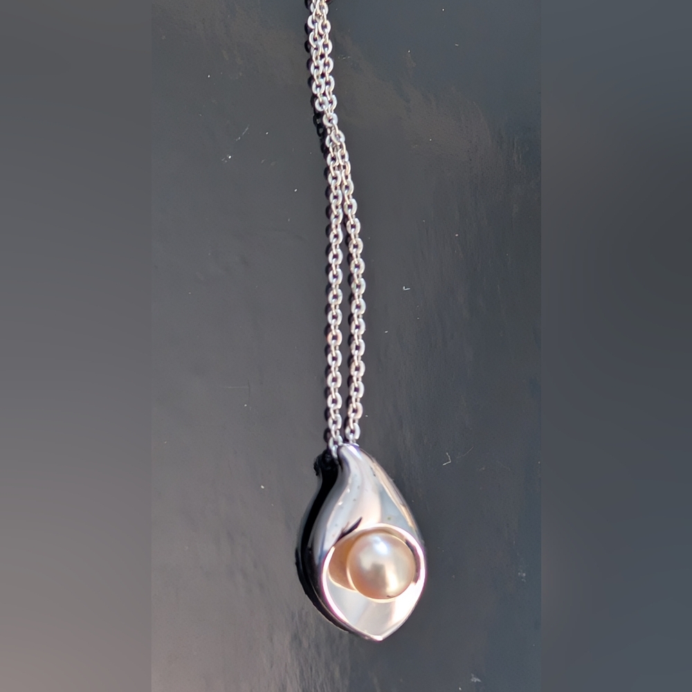 Tasaki Classic vintage Calla lily and Silver Akoya Pearl Pendant Necklace - Picture 7 of 11